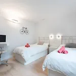 Apartment Peninsula